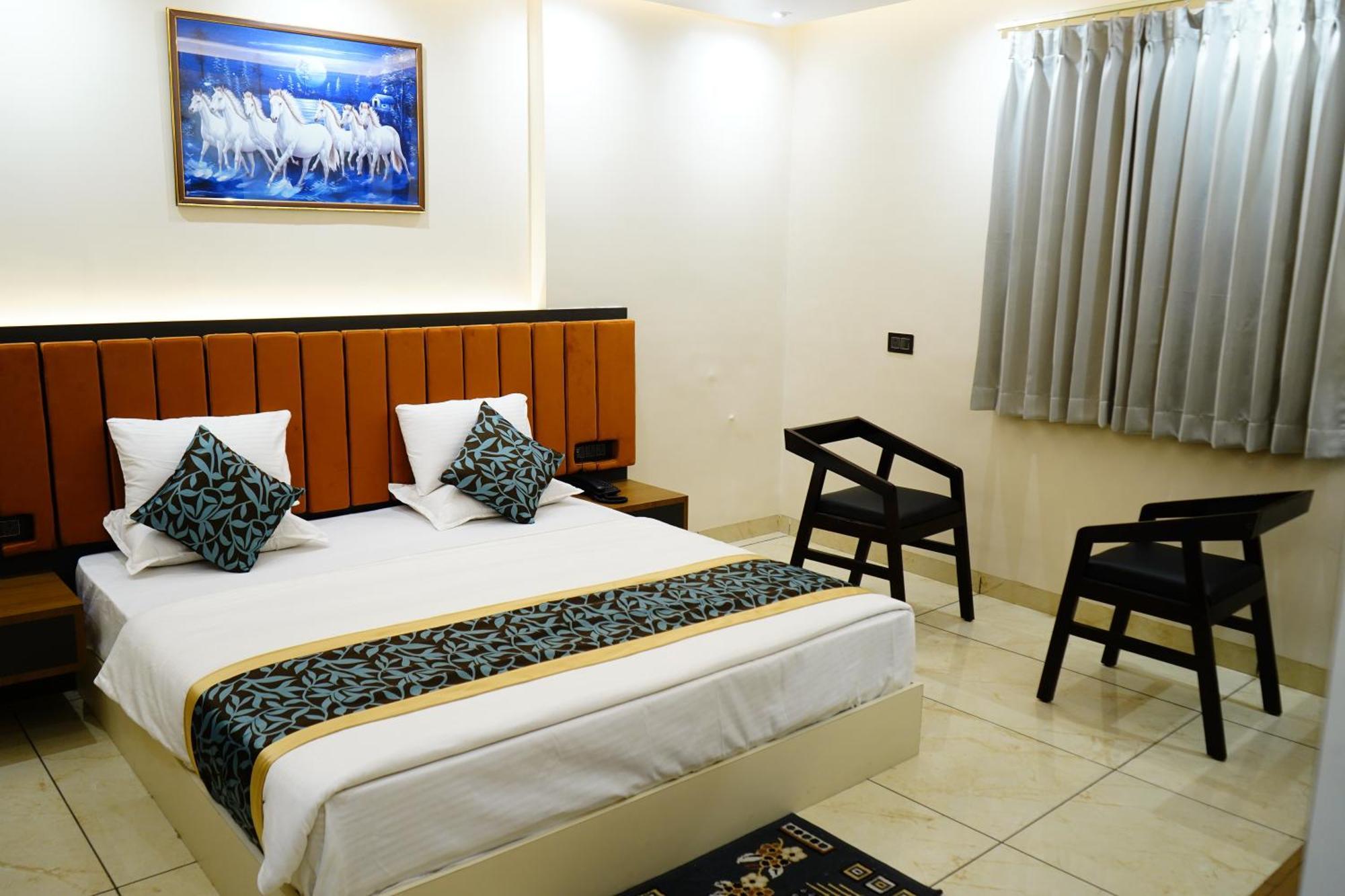 Hotel Shakuntla Palace - 400 Meters Away From Vishnu Pad Temple 7 Mins Walk Gaya Exterior foto
