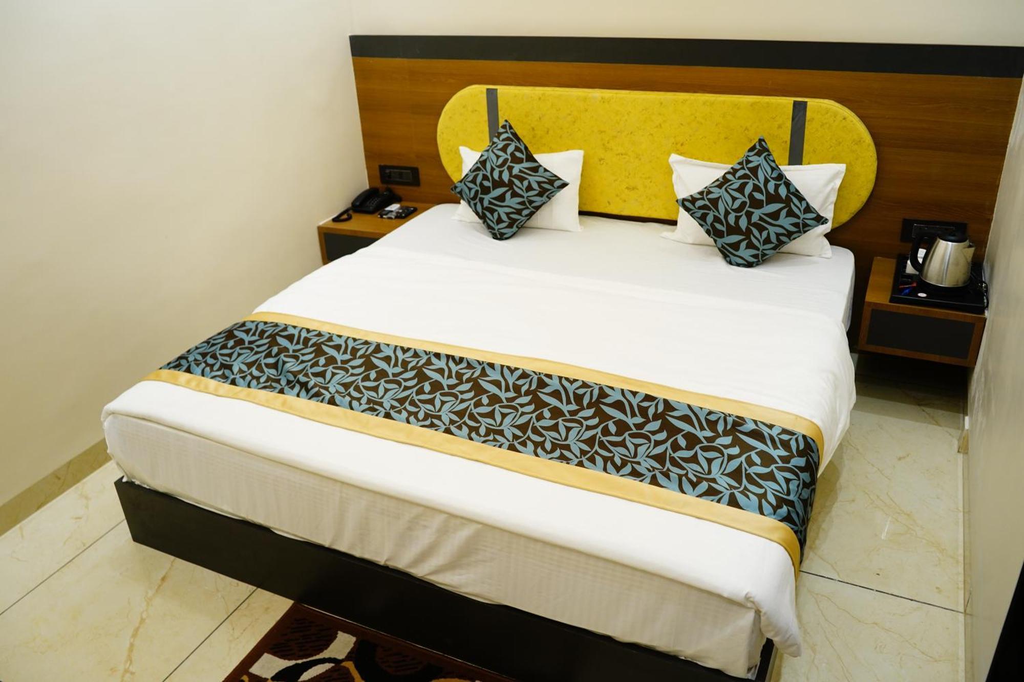 Hotel Shakuntla Palace - 400 Meters Away From Vishnu Pad Temple 7 Mins Walk Gaya Exterior foto